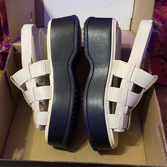 Elegant White Women's Sandals - Picture 3 of 11